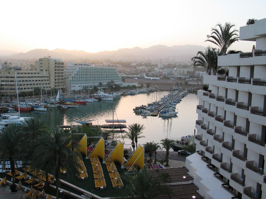 ../Images/311923767KmSTeQ_fs.jpg