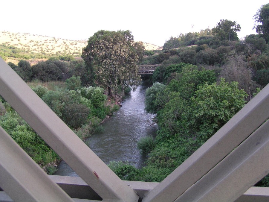 ../Images/78574147UoIiCz_fs.jpg